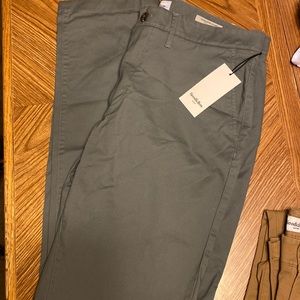 Goodfellow Men’s big and tall athletic chinos size 34W 36L